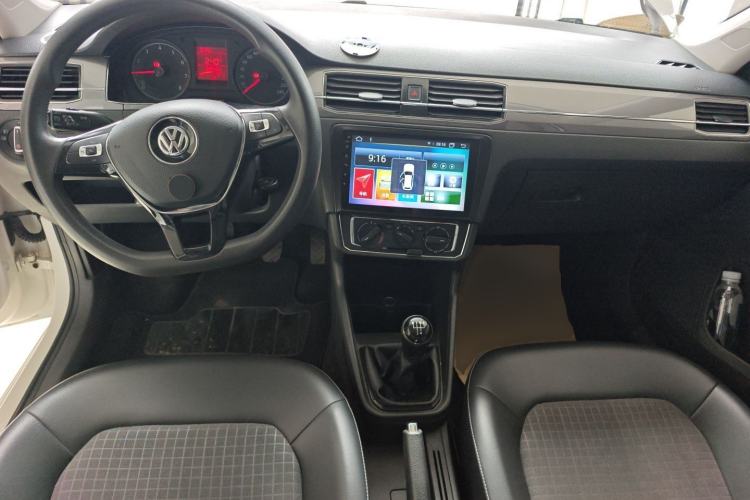 Used Volkswagen Santana 2016 1.6L Manual Comfort Edition Center Console