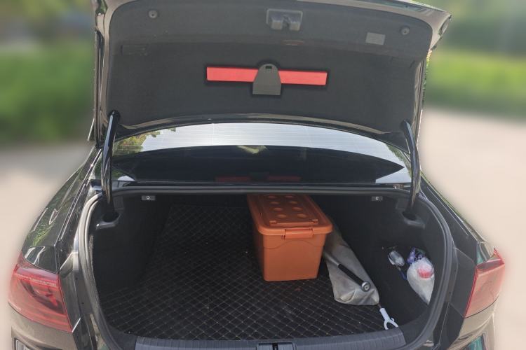 Used Volkswagen Magotan 2023 2 Million Units Limited Edition 330TSI DSG Leading Version
