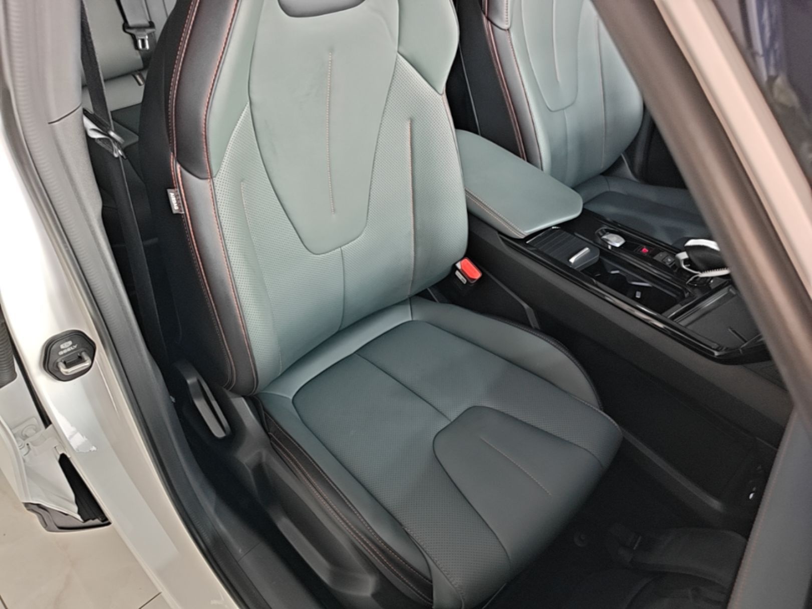Geely Auto Emgrand X7 Sport 2024 1.5TD Smart Connect+ — снимка 19