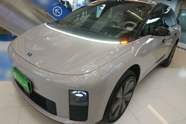 Used Li Auto i6 2025 Model Four-Wheel-Drive Standard Type