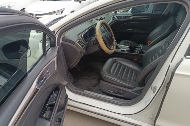 Used Ford Mondeo 2013 2.0L GTDi 200 Fashion Edition Driver Seat