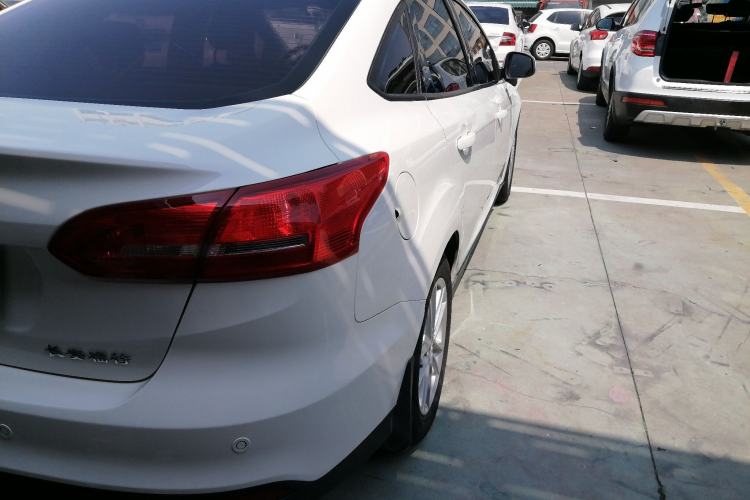 Used Ford Focus 2018 Sedan Classic 1.6L Automatic Trendy SmartDrive Edition