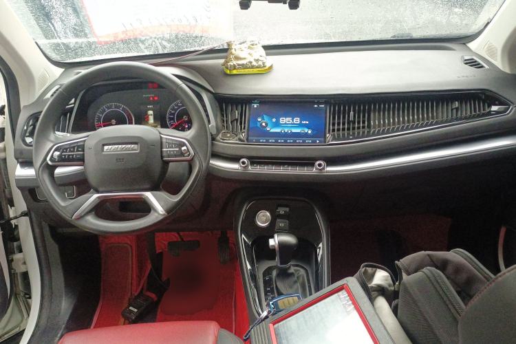 Used Haval H2s 2018 Red-Label 1.5T Dual-Clutch Fashion Edition Center Console