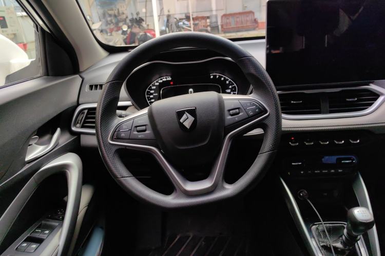 Used Baojun 510 2017 1.5L Manual Fashion Model Steering Wheel