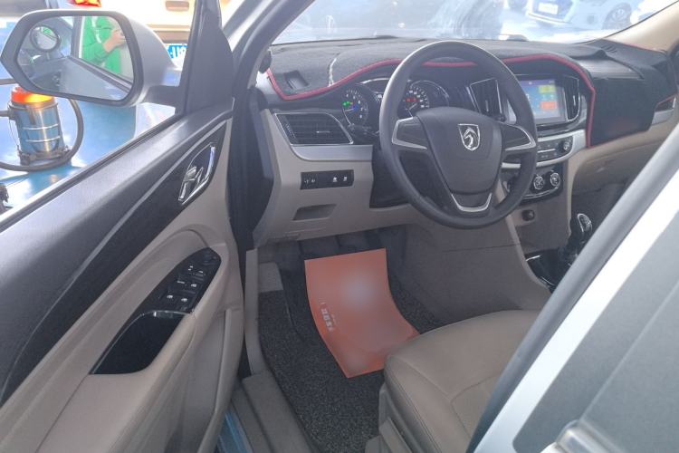 Used Baojun 730 2016 1.5T Manual Comfort Version 7 Seats
