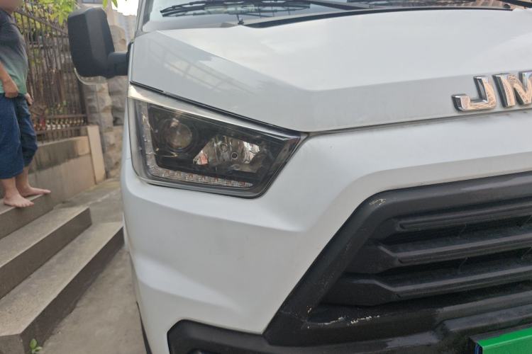 Used JMC Transit 2019 2.8T Commercial Version Short Wheelbase Mid-Roof 6-Seater China VI JX493 Right Front Headlight