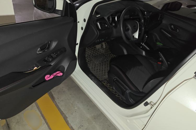 Used Nissan Lannia 2019 1.6L CVT Smart Connect Smart Cool Version China VI Standard
