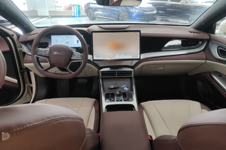 Used BYD Seal 07 DM-i 2025 Intelligent Driving Version DM-i 1.5L 125 km Prestige Edition Center Console
