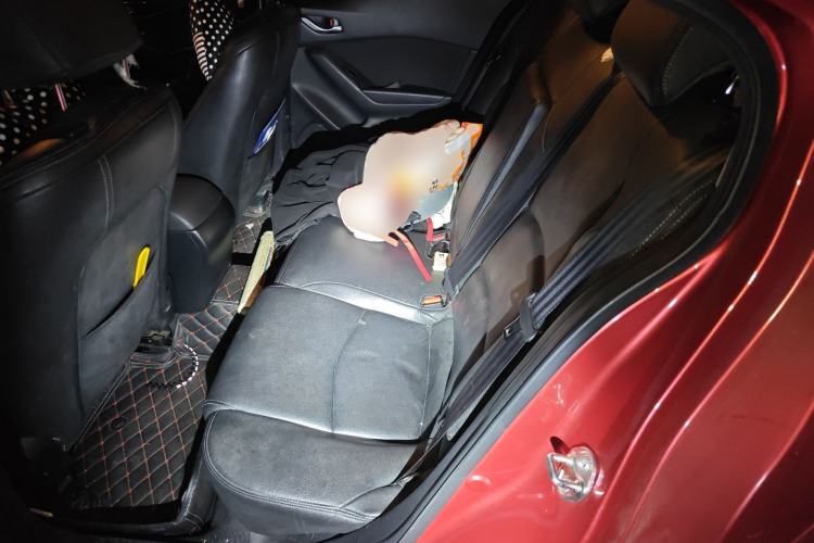 Used Mazda 3 Axela 2016 Sedan 1.5L Automatic Luxury Model