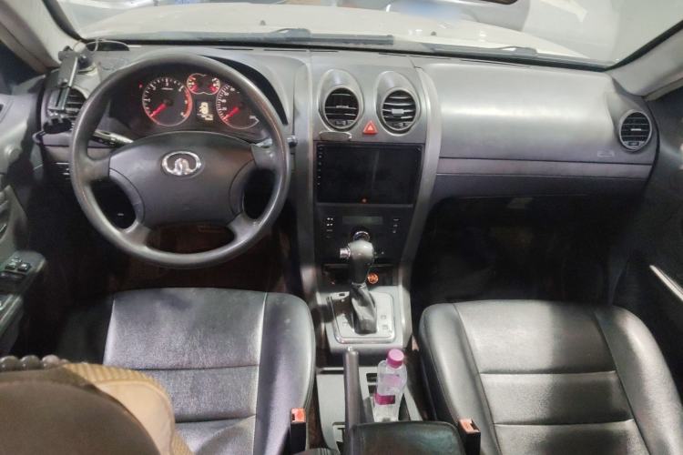 Used Haval H5 Classic 2012 ZhiZun Edition Green Silence 2.0T Automatic Two-Wheel Drive Comfortable Model Center Console