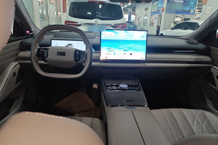 Used Geely Galaxy Galaxy 8 2025 130km EM-i Flagship Edition
