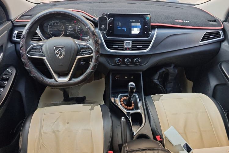 Used Baojun 730 2021 1.5L Manual Fashion Version 7 Seats