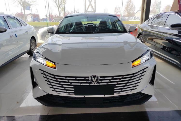 Used CHANGAN Eado 2025 Blue Whale 1.5T 500Bar Prestige Model
