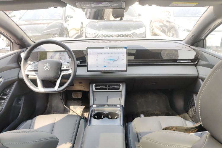 Used BYD Qin L 2025 EV 545KM Beyond Version Center Console