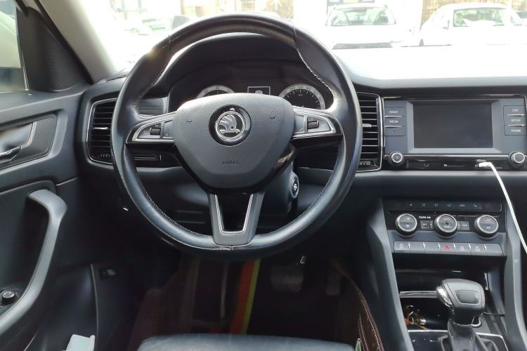 Used Skoda Kodiaq 2017 TSI330 7-Seater Two-Wheel-Drive Luxury Edition Steering Wheel