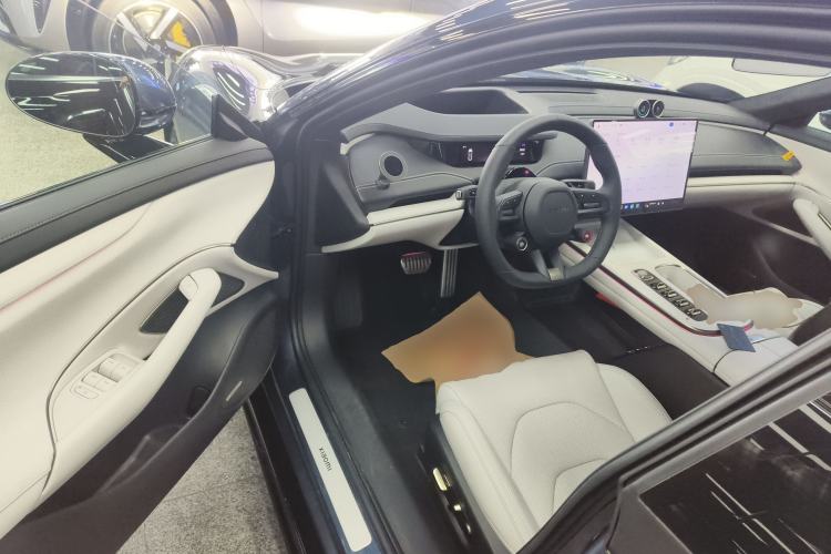 Used Xiaomi Auto SU7 2024 Four-Wheel Drive Ultra-Long Range Advanced Intelligent Driving Max Edition