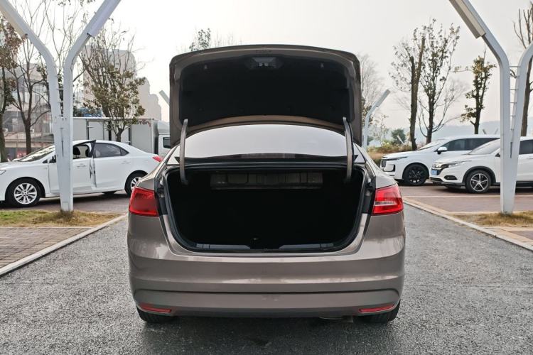 Used Ford Escort 2015 1.5L Manual Comfort Model
