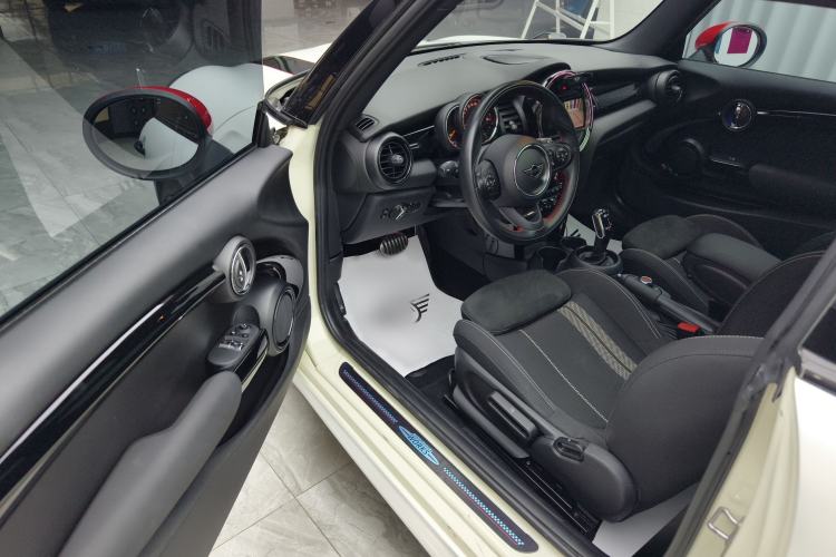 Used MINI 2018 1.5T COOPER Racing Driver