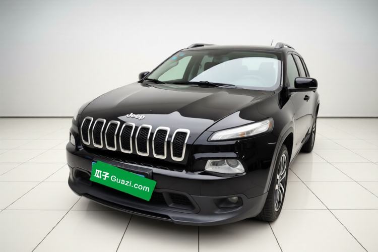 Used Jeep Cherokee 2016 2.0L Superior Edition Guazi used car, China used car export, Used car for sale, Used Jeep cars, Cheapest cars for sale