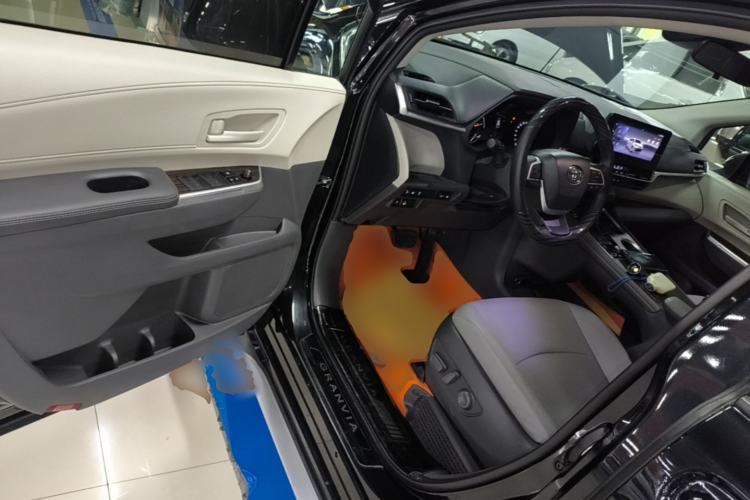 Used Toyota Granvia 2024 2.5L Hybrid Comfort Edition