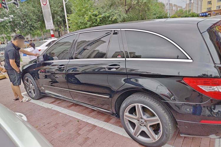 Used Mercedes-Benz R-Class 2017 R 320 4MATIC Business Edition Prestige Model
