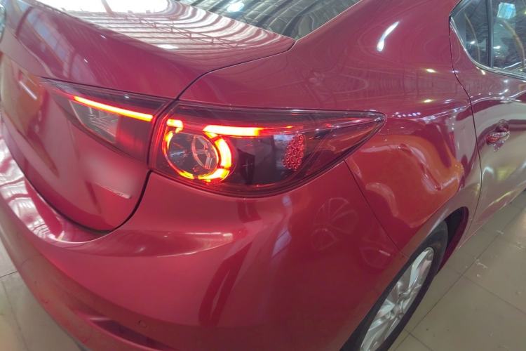Used Mazda 3 Axela 2017 Sedan 1.5L Automatic Luxury Model Emission Standard China V Right Rear Taillight