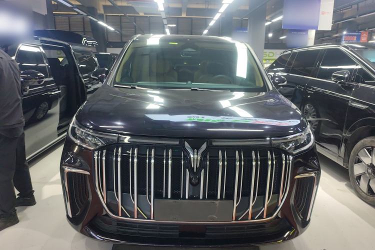 Used VOYAH Dream 2024 PHEV Extended-Range Premium Edition Front