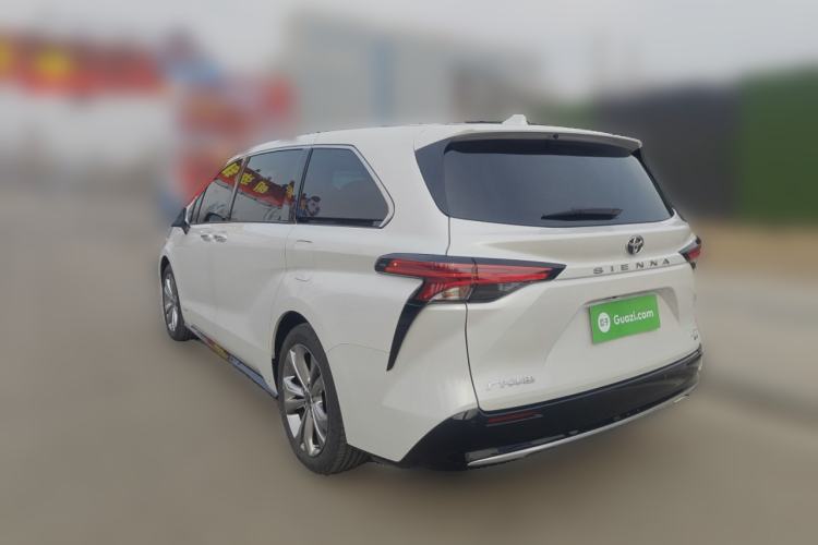 Used Toyota SIENNA 2024 2.5L Hybrid Luxury Edition