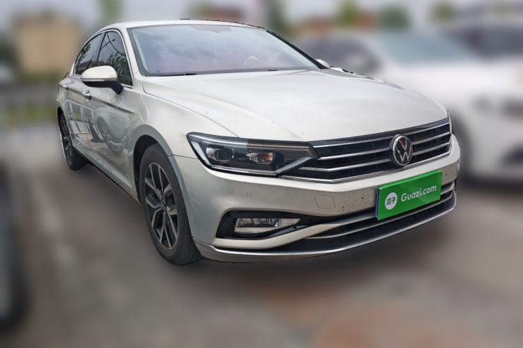 Used Volkswagen Magotan 2020 330TSI DSG Leading Model Front Right 45 Deg