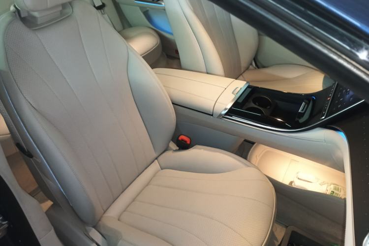 Used Mercedes-Benz EQE 2022 350 First Edition Special Version Right Front Seat