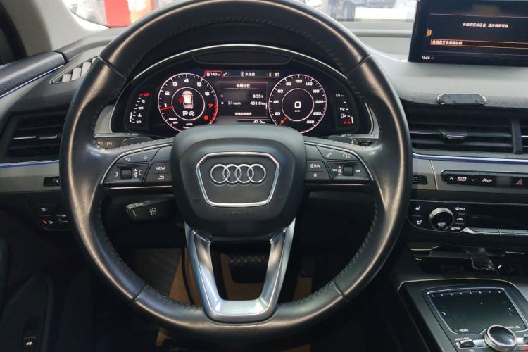 Used Audi Q7 2018 40 TFSI Comfort Model