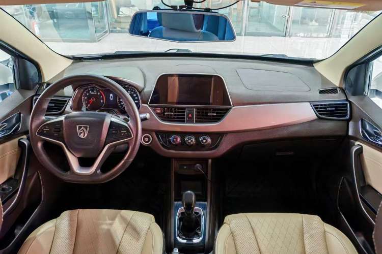 Used Baojun 310W 2017 1.5L Manual Luxury Edition China V