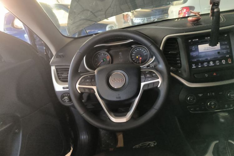 Used Jeep Cherokee 2017 2.0L Superior Edition