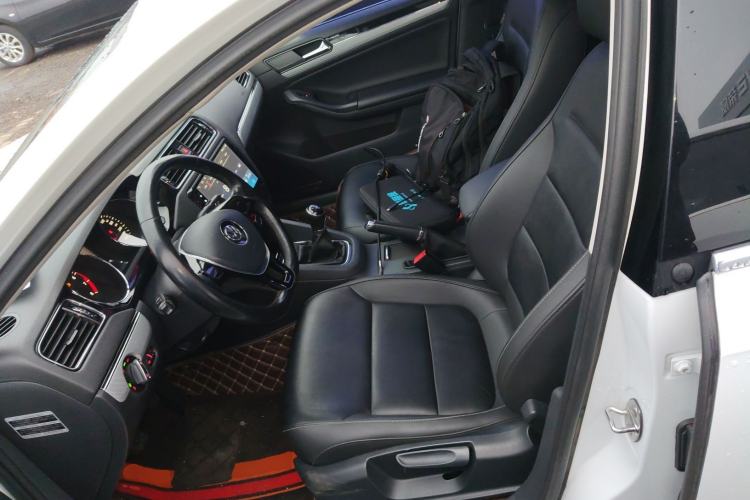 Used Volkswagen Sagitar 2015 1.6L Manual Comfort Model Left Front Seat