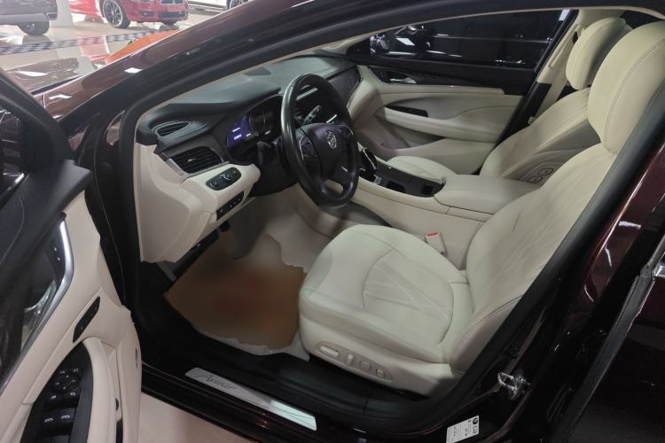Used Buick LaCrosse 2019 28T Avenir Driver Seat
