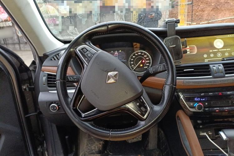 Used BORGWARD BX7 2016 28T Four-wheel Drive Luxury Edition 5 Seats
