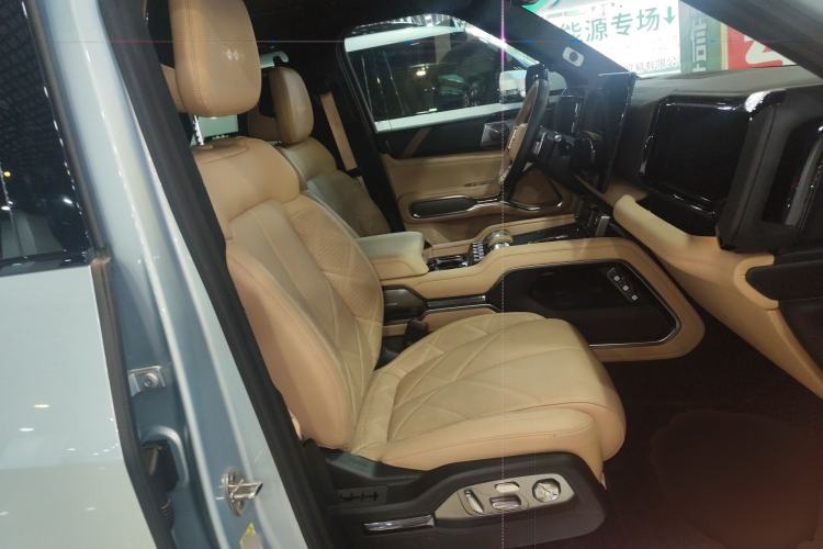 Used Formula Leopard Leopard 8 2025 Smart & Brave Flagship Edition 6 Seats