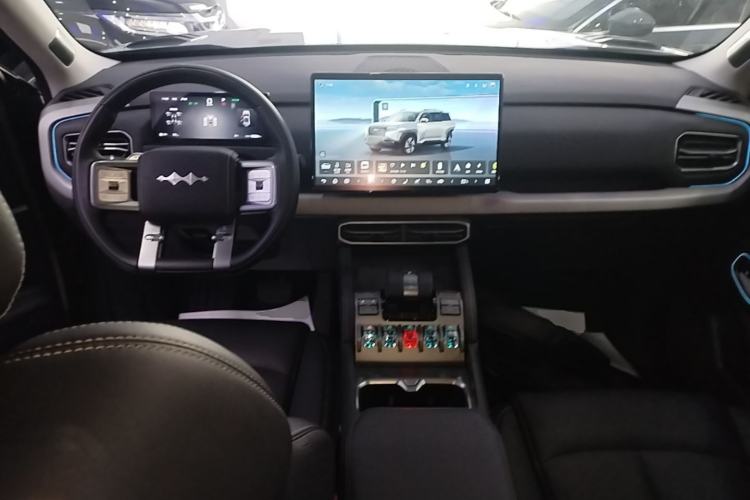 Used Formula Leopard Titanium 3 2025 501KM All-Wheel Drive Intelligent Driving Ultra Version Center Console