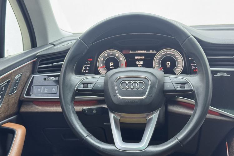 Used Audi Q7 2021 55 TFSI quattro S line Sport model Interior 3