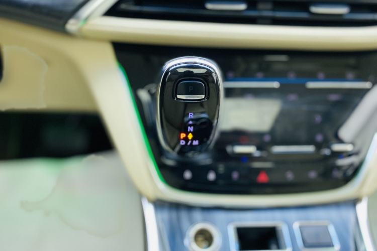 Used Buick GL8 2023 ES Lu Zun Flagship Model Interior 10