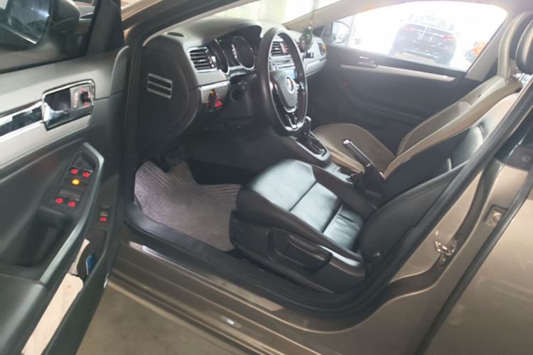 Used Volkswagen Sagitar 2016 230TSI 25th Anniversary Edition
