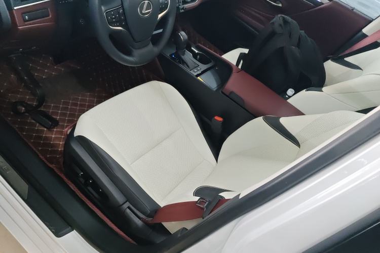 Used Lexus ES 2025 200 Premium Edition
