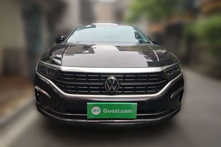Used Volkswagen Passat 2023 330TSI Luxury Edition Front