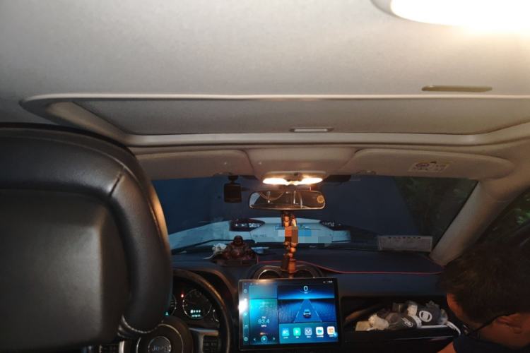 Used Jeep Compass 2013 2.0L two-wheel drive luxury version
