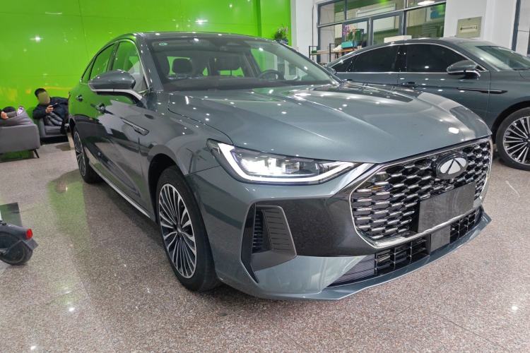 Used Chery Fengyun A8L 2025 1.5 TGDI 145 km Luxury Version Front Right 45 Deg