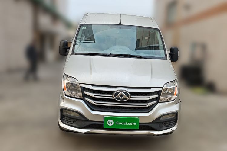 Used SAIC MAXUS Xintu V80 2018 2.5T 6-Speed Manual Aowentong Long-Wheelbase Mid-Roof 7/10-Seater