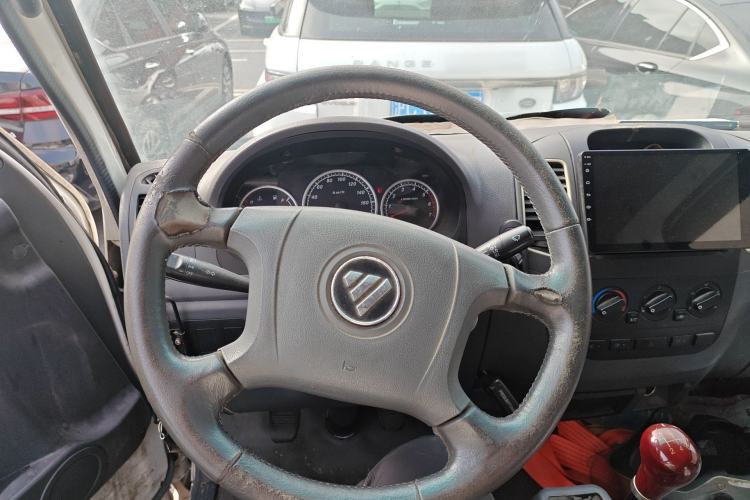 Used Foton Scenic 2016 2.0L Landscape Express Version Long Wheelbase Low Roof – 4Q20M
