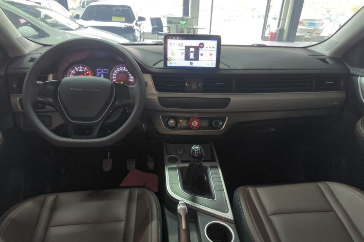 Used FORTHING T5 2022 Grand Edition 1.6L Manual Dream-Chasing Five-Seat Model Center Console