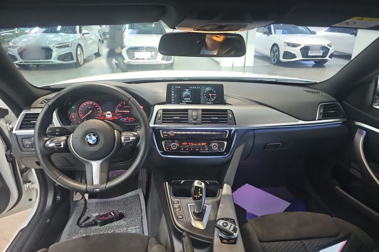 Used BMW 4 Series 2019 425i Gran Coupe M Sport Package Center Console