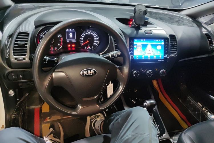 Used Kia K3 2016 1.6L Automatic GL Center Console